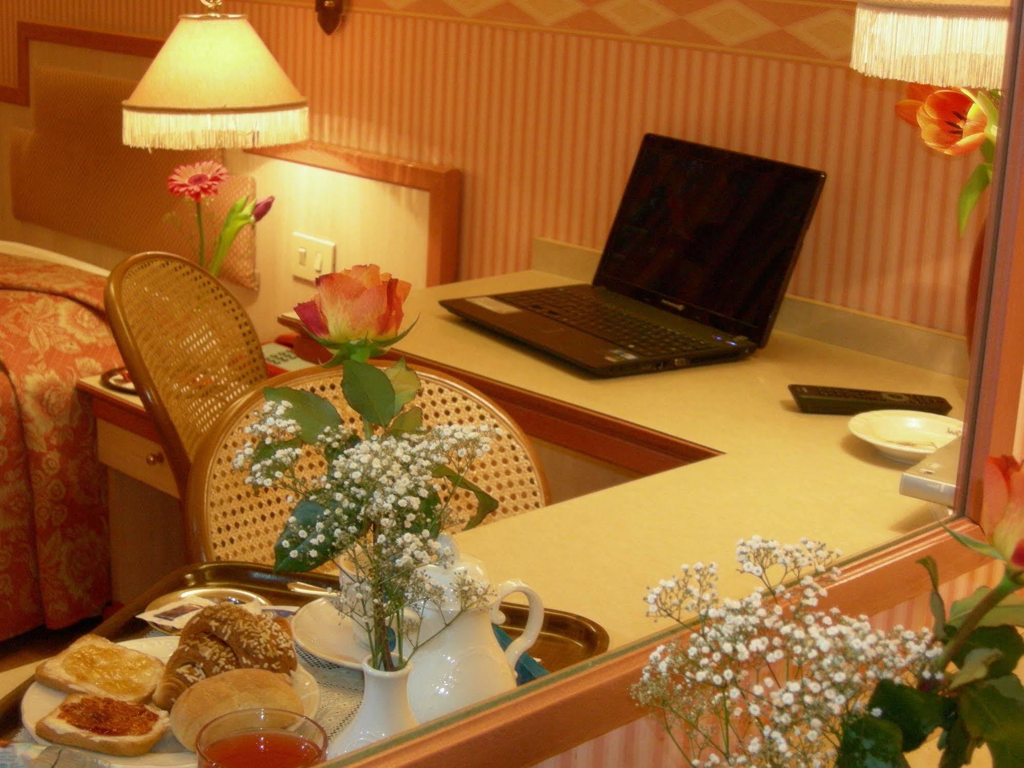 Buenos Aires Hotel Mediolan Zewnętrze zdjęcie